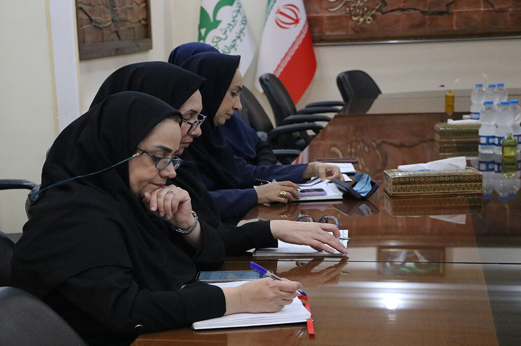 برگزاری کارگاه آموزشی «پیشگیری از بیماری‌های شایع زنان» در کانون گیلان