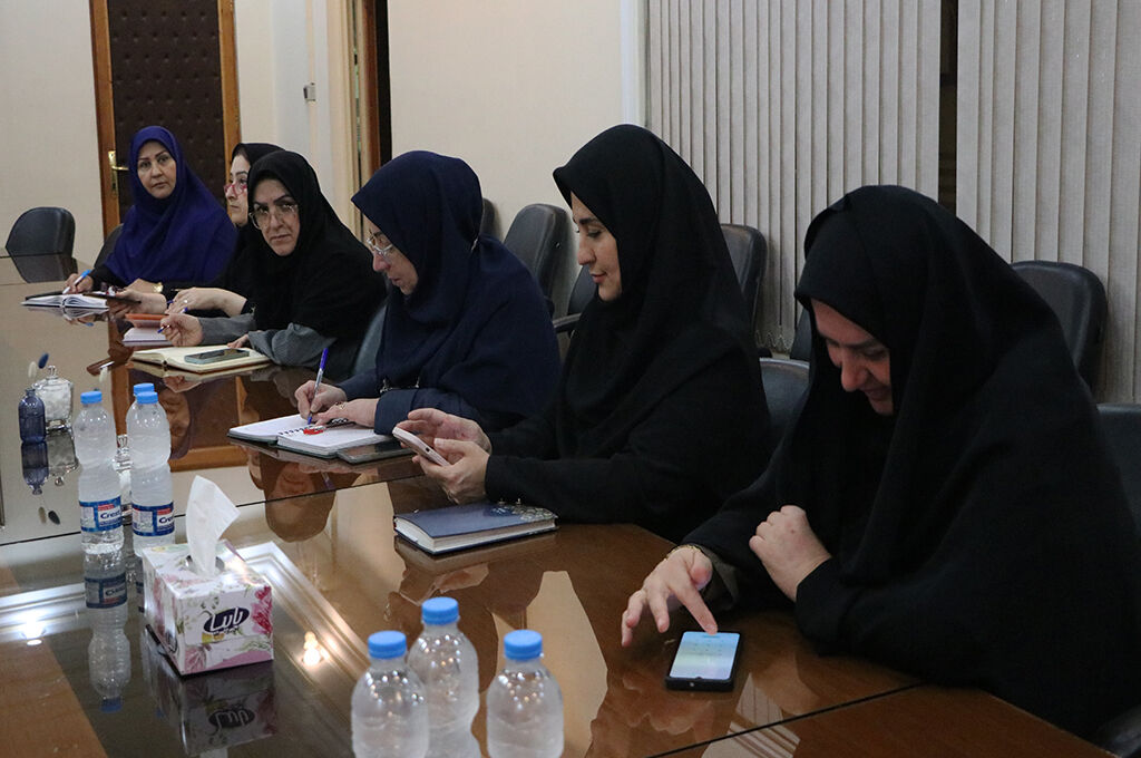 برگزاری کارگاه آموزشی «پیشگیری از بیماری‌های شایع زنان» در کانون گیلان