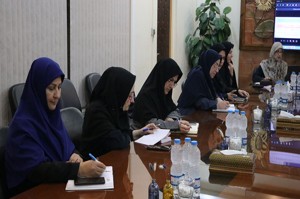 برگزاری کارگاه آموزشی «پیشگیری از بیماری‌های شایع زنان» در کانون گیلان