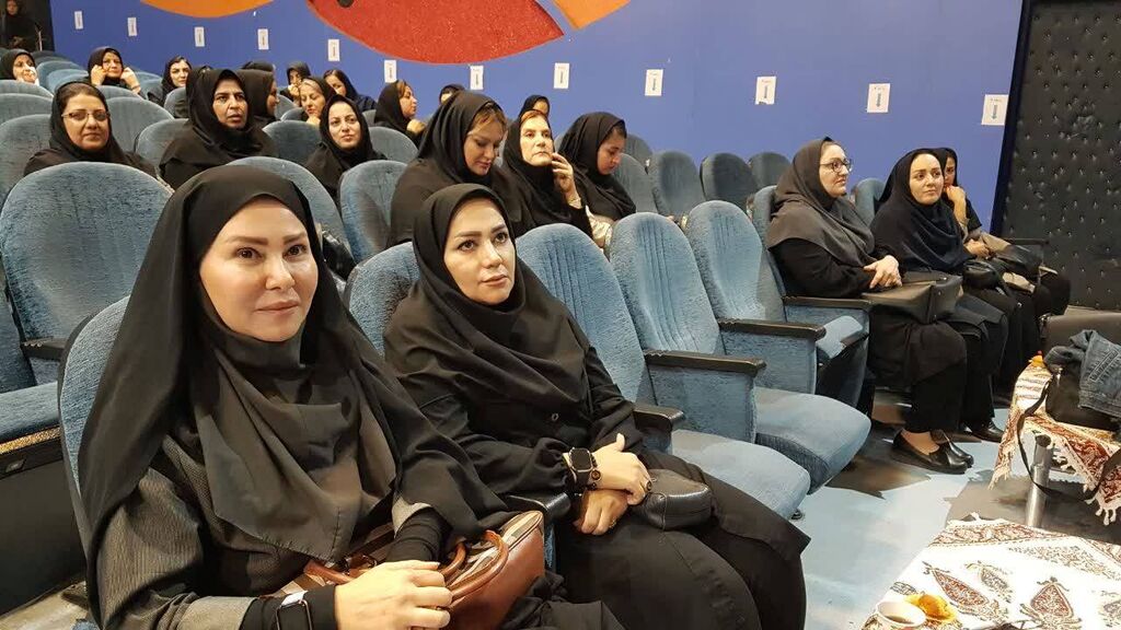 برگزاری کارگاه آموزشی قصه‌گویی با محوریت «کارگردانی قصه» در کانون کرمانشاه