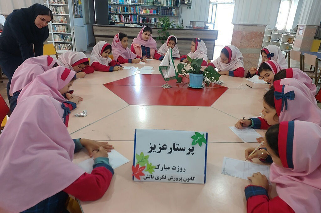 روایت پرستار رزمنده دفاع مقدس از سال‌های مقاومت و ایثار/ ناهید محمدی از روحیه زینب‌گونه پرستاران گفت