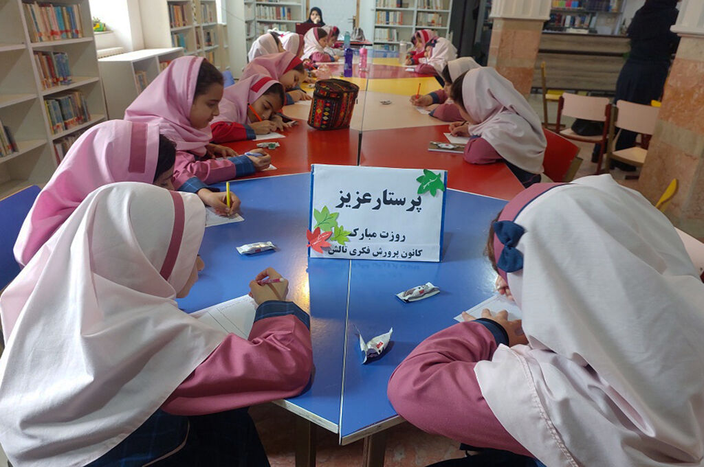 روایت پرستار رزمنده دفاع مقدس از سال‌های مقاومت و ایثار/ ناهید محمدی از روحیه زینب‌گونه پرستاران گفت