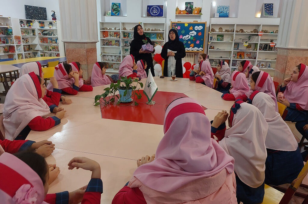 روایت پرستار رزمنده دفاع مقدس از سال‌های مقاومت و ایثار/ ناهید محمدی از روحیه زینب‌گونه پرستاران گفت