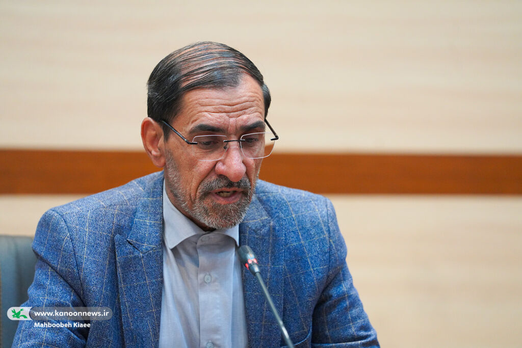 1361704-1 قدردانی از ایثارگران کانون پرورش فکری در آیینی ویژه