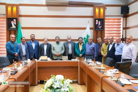 قدردانی از ایثارگران کانون پرورش فکری در آیینی ویژه