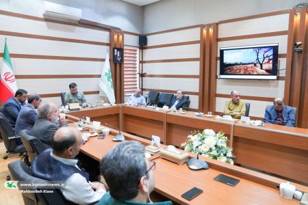 ایثارگران و خانواده‌های شهدا نماد بالاترین ارزش‌های انسانی هستند