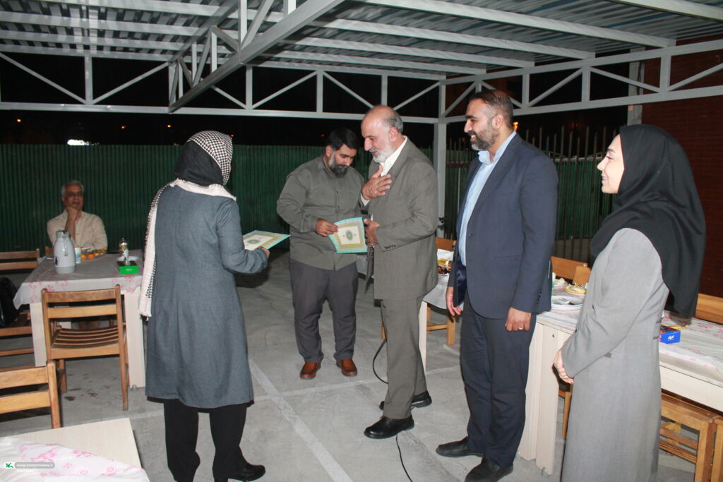 1361817-1 دورهمی صمیمی همکاران حفاظت فیزیکی کانون اهواز به مناسبت میلاد حضرت زینب(س)