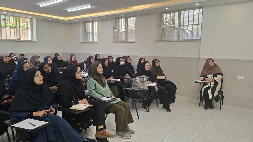 1361828-1 کارگاه آموزشی «قصهگوی خلاق» در مرکز آموزش کانون استان اصفهان برگزار شد