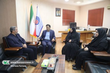 مدیران کل کانون و آموزش فنی و حرفه‌ای استان یزد با یکدیگر دیدار کردند
