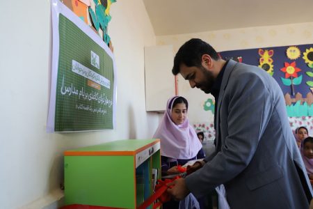 اجرای طرح ملی (هزار درنای کاغذی بر بام مدارس) به همت کانون استان قزوین