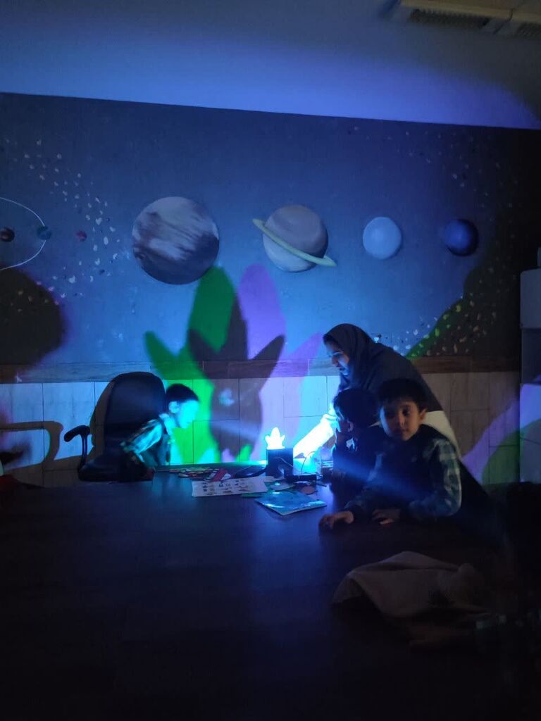 1362023-1 پرورش نوآوران فردا در کارگاه «نور و سایه»