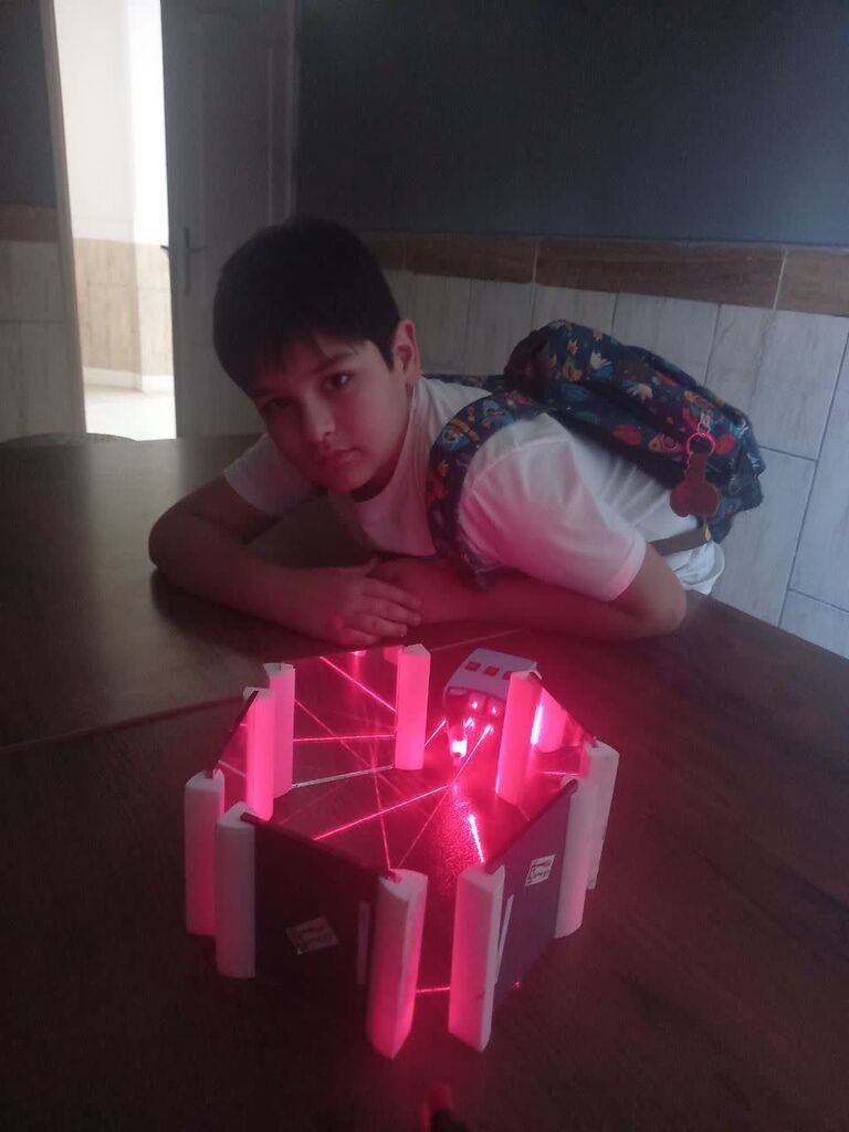 1362025-1 پرورش نوآوران فردا در کارگاه «نور و سایه»