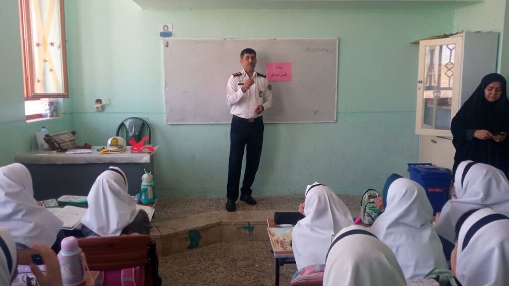 1362038-1 آموزش پدافند غیرعامل به دانشآموزان قصرشیرین