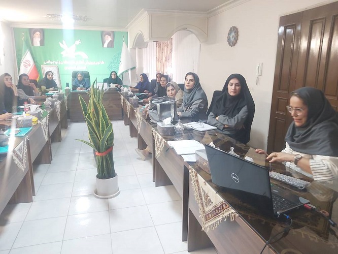 1362059-1 نشست فصلی مربیان ادبی کانون استان اصفهان همراه با آموزش جستارنویسی برگزار شد