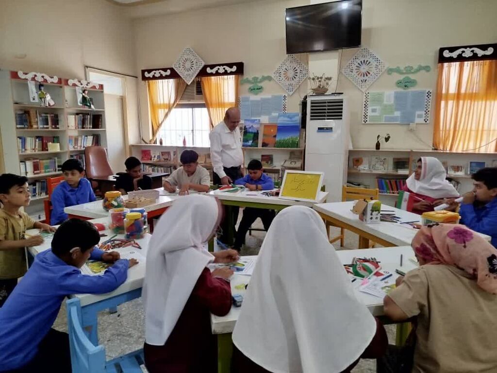 1362068-1 بازدیدجمعی از توانخواهان بهزیستی از مرکز بستک