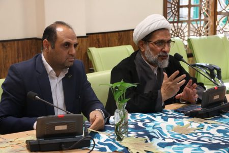 تربیت تزریقی نیست، بلکه فرآیندی است که از دل خود فرد می‌جوشد