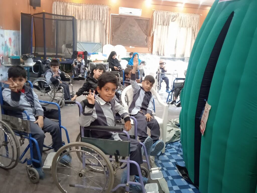 1362151-1 رصدخانه کانون استان میهمان مدرسه توانخواهان حضرت خدیجه(س)