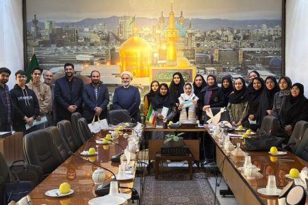 اعضای نوجوان کانون با معاون استاندار دیدار کردند