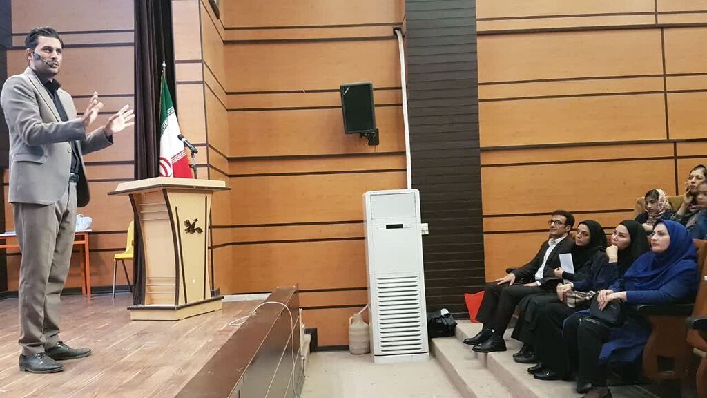 1362421-1 ویژهبرنامه نوجوانمحور در مرکز شماره ۴ کانون کرمانشاه