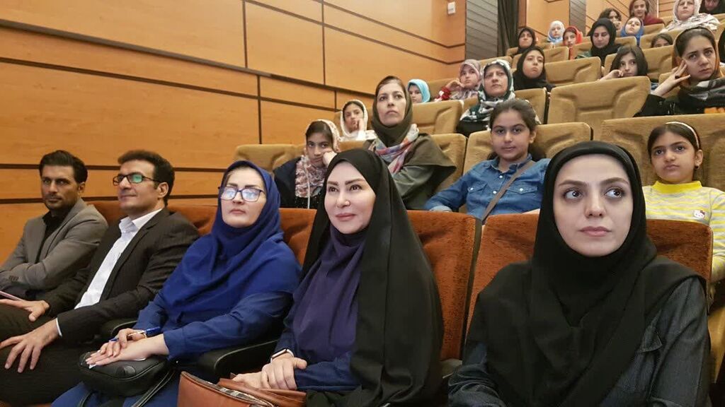 1362431-1 ویژهبرنامه نوجوانمحور در مرکز شماره ۴ کانون کرمانشاه