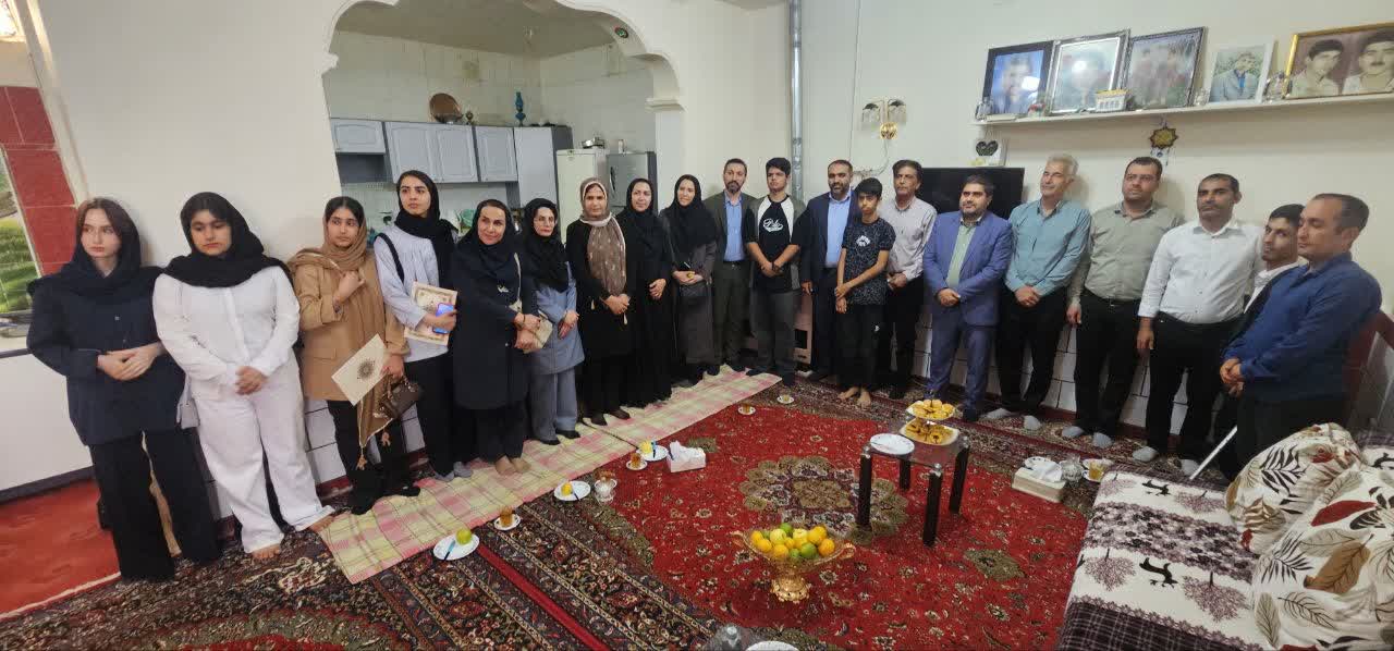 1362461-1 دیدار صمیمی مدیران کانون پرورش فکری کشور و خوزستان با عضو نوجوان باشگاه قاف