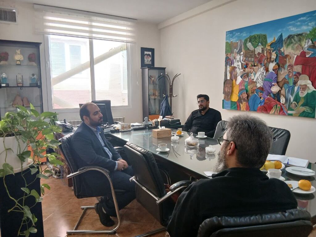 1362466-1 نشست مربیان استان با کارشناس هنرهای نمایشی کانون کشور