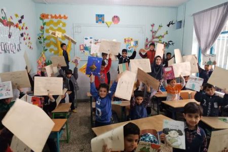 ۳۶۰دانش‌آموز در طرح نوخوان‌ها عضو کتابخانه پستی نیشابور شدند