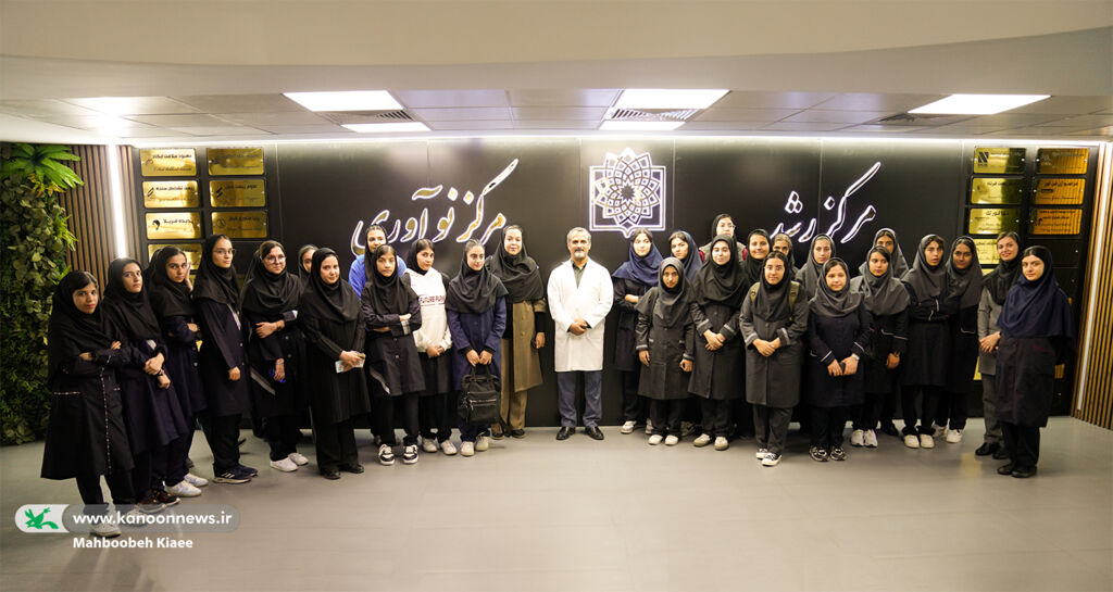 1363429-1 آزمایشگاه مولکولی، نقطه تلاقی علم، پزشکی و کشف هویت ژنتیکی است