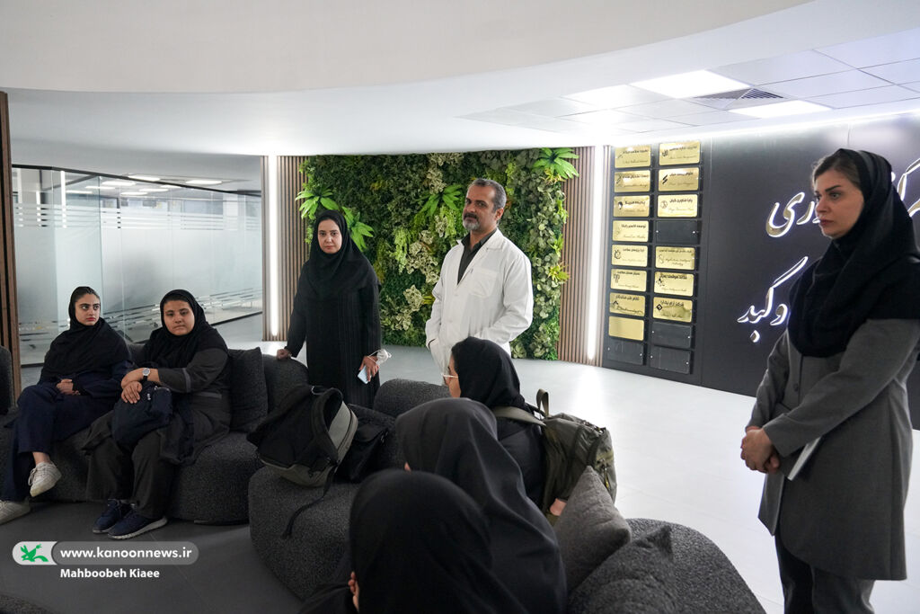 1363431-1 آزمایشگاه مولکولی، نقطه تلاقی علم، پزشکی و کشف هویت ژنتیکی است