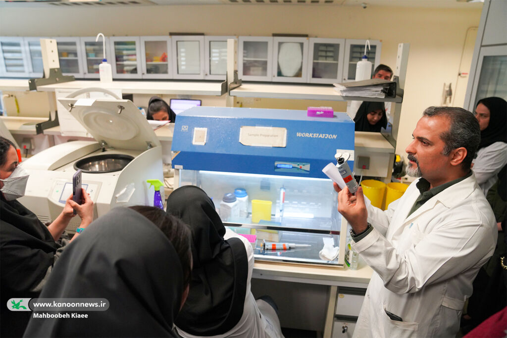 1363433-1 آزمایشگاه مولکولی، نقطه تلاقی علم، پزشکی و کشف هویت ژنتیکی است