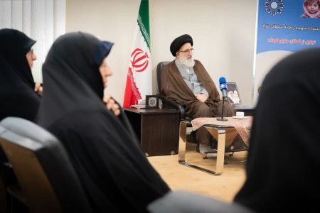 برگزیدگان جشنواره‌ی «شهیده ریحانه سلطانی‌نژاد» تجلیل شدند