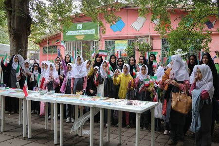 ویژه‌برنامه «به رنگ مدرسه، به عطر دانایی» در رشت برگزارشد