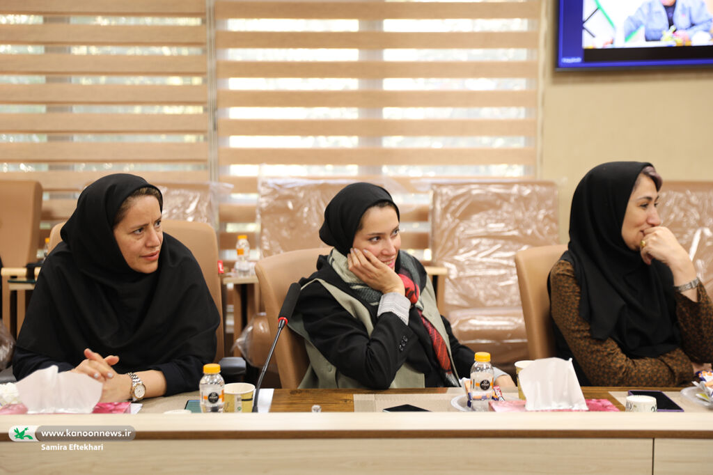 1363640-1 شعر ایران نیازی به موشک ندارد؛ خودش قدرت است/ قیصر نسل جوان را دوباره عاشق شعر کرد