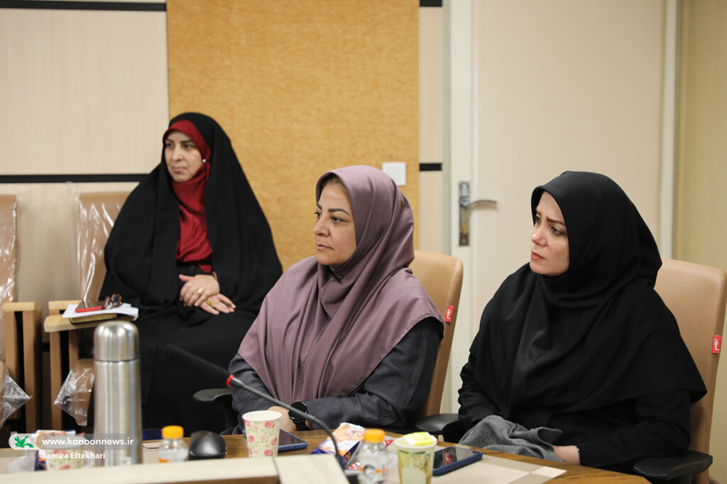 1363641-1 شعر ایران نیازی به موشک ندارد؛ خودش قدرت است/ قیصر نسل جوان را دوباره عاشق شعر کرد