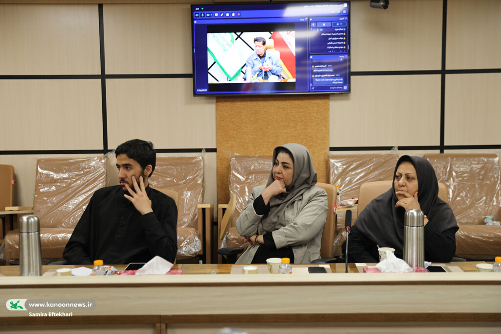 1363642-1 شعر ایران نیازی به موشک ندارد؛ خودش قدرت است/ قیصر نسل جوان را دوباره عاشق شعر کرد