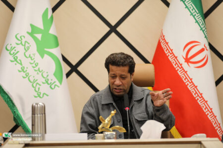 شعر ایران نیازی به موشک ندارد؛ خودش قدرت  است/ قیصر نسل جوان را دوباره عاشق شعر کرد