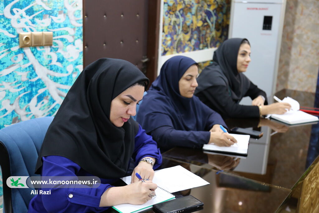 1363704-1 نشست هماندیشی هفتهی کتاب و کتابخوانی در کانون استان بوشهر