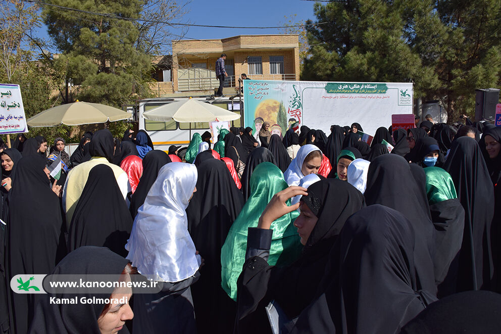 برپایی ایستگاه‌های فرهنگی هنری کانون لرستان درخرم آباد