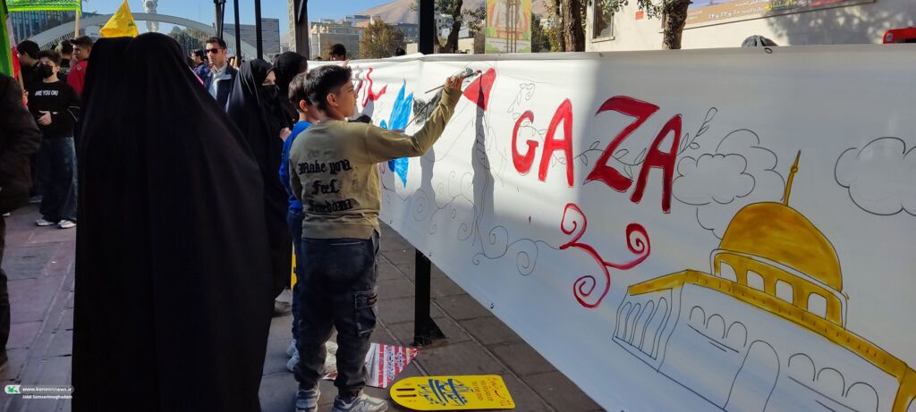 راهپیمایی یوم‌الله ۱۳ آبان در سنندج با حضور پر رنگ کانون پرورش فکری کودکان و نوجوانان