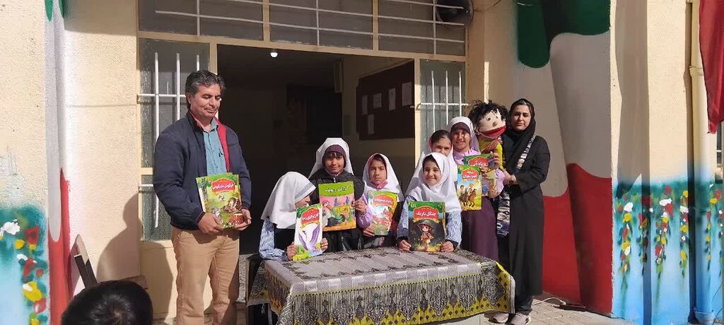 حضور مدیرکل کانون پرورش فکری کودکان و نوجوانان استان البرز در مراسم راهپیمایی ۱۳ آبان‌