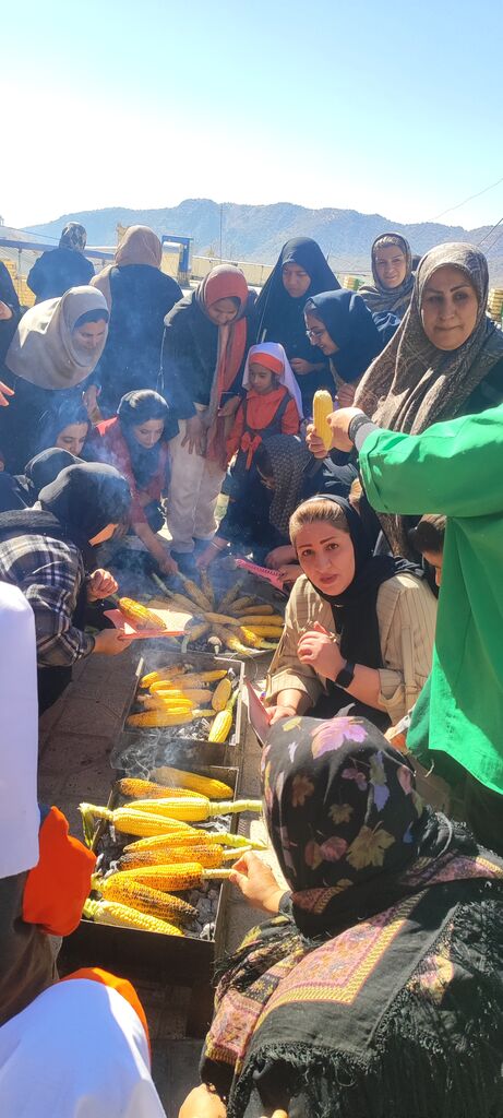 1364601-1 «روز خوشمزه» در مرکز فرهنگی هنری سیسخت میزبان خانوادهها شد