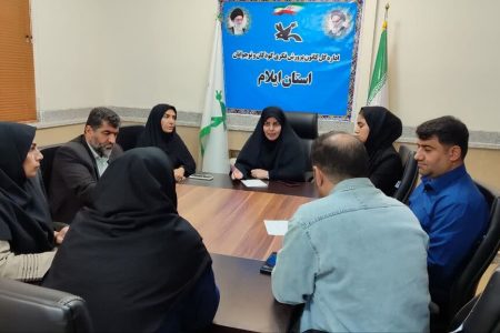 نشست با کارگردانان نمایش در کانون استان ایلام