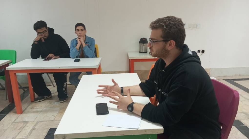 1364662-1 نوجوانان عضو انجمن ادبی «نیما» با جلوههای ادبیات عرب آشنا شدند