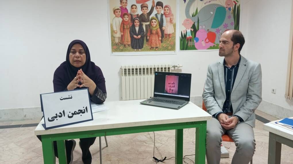 1364663-1 نوجوانان عضو انجمن ادبی «نیما» با جلوههای ادبیات عرب آشنا شدند