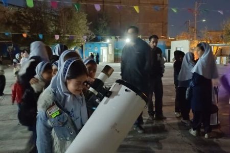 حضور ۳۰۰ دانش‌آموز تایبادی در برنامه‌های رصدخانه کانون استان