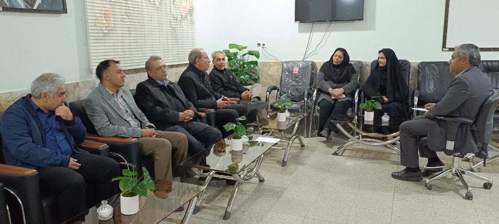 1364896-1 حضور ۳۰۰ دانشآموز تایبادی در برنامههای رصدخانه کانون استان