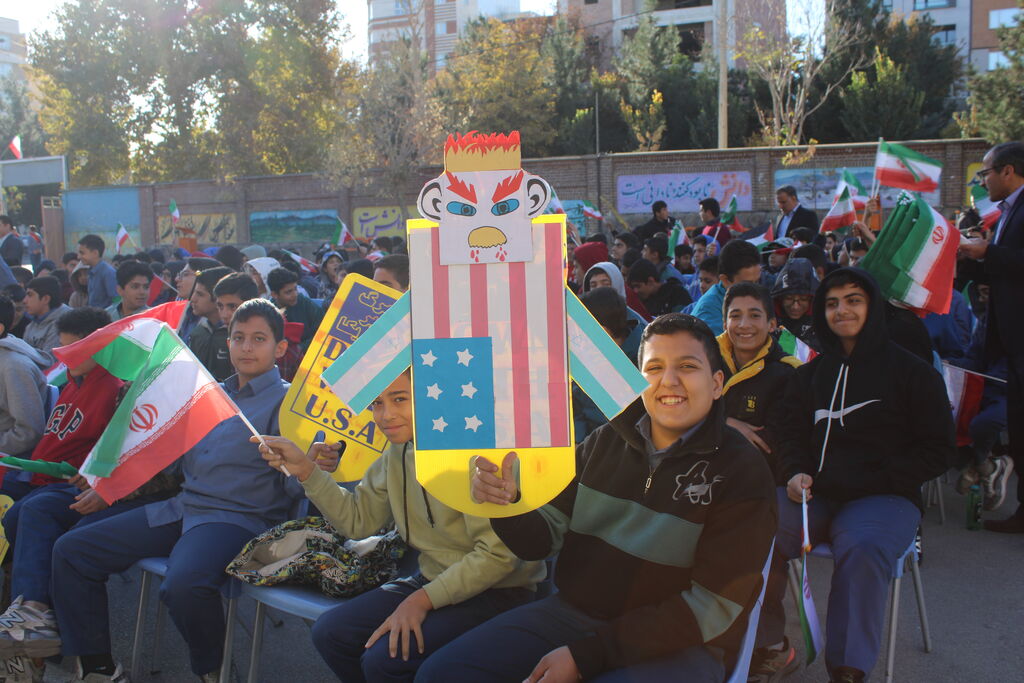 کانون پرورش فکری همدان؛ همراه نسل نوجوان در پاسداشت روز دانش‌آموز