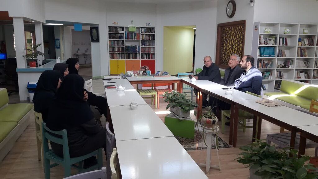 1364993-1 بازدید مدیرکل استان از مراکز نیشابور و گفتگو با فرماندار فیروزه