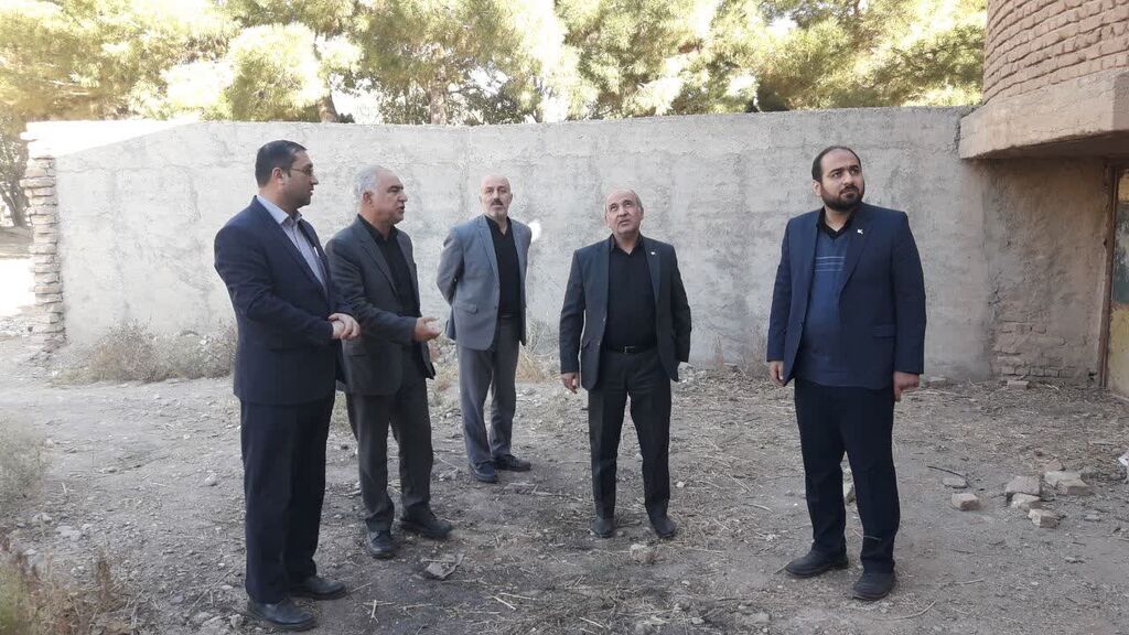 1364996-1 بازدید مدیرکل استان از مراکز نیشابور و گفتگو با فرماندار فیروزه