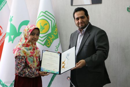 تقدیر مدیرکل کانون سمنان از زهرا جوادی‌نیا به پاس درخشش هنری در سطح بین‌المللی